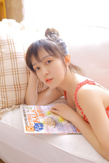一边摸一边脱一边吃胸亲