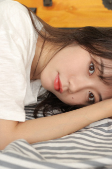 局长含着秘书的小奶头